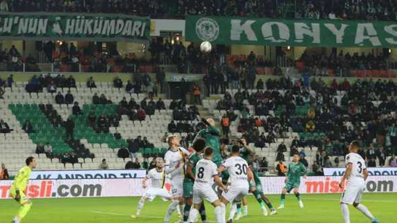Spor Toto Süper Lig: Konyaspor: 0 - Ankaragücü: 0 (İlk yarı)