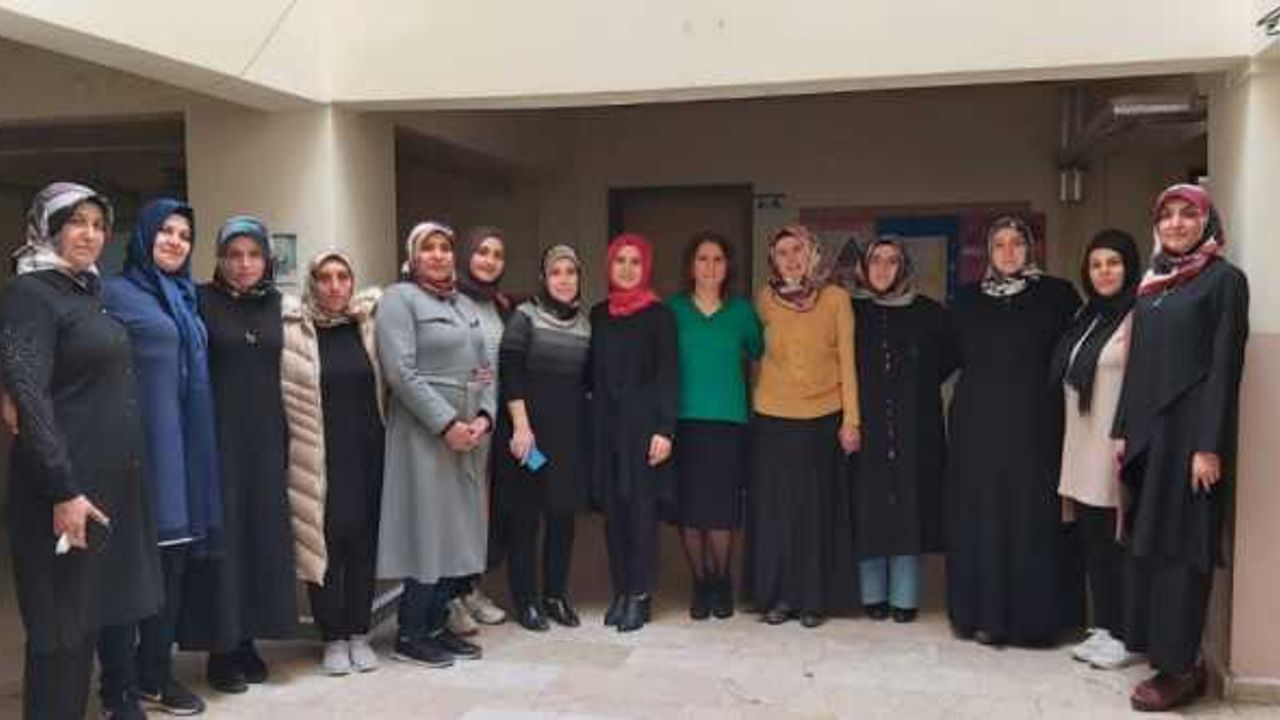 Sungurlu'da "Aile okulu" eğitim programına 822 kişi katıldı