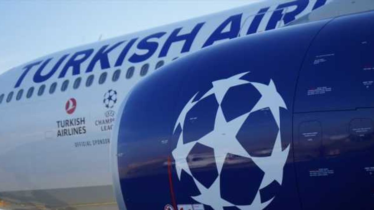 THY'nin UEFA Şampiyonlar Ligi temalı uçağı gökyüzüyle buluştu