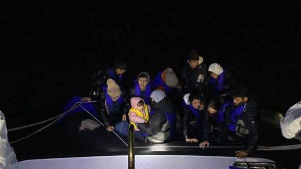 Yunan unsurlarınca ölüme terk edilen 13 kaçak göçmen kurtarıldı