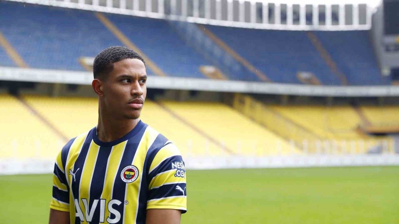 Jayden Oosterwolde resmen Fenerbahçe’de