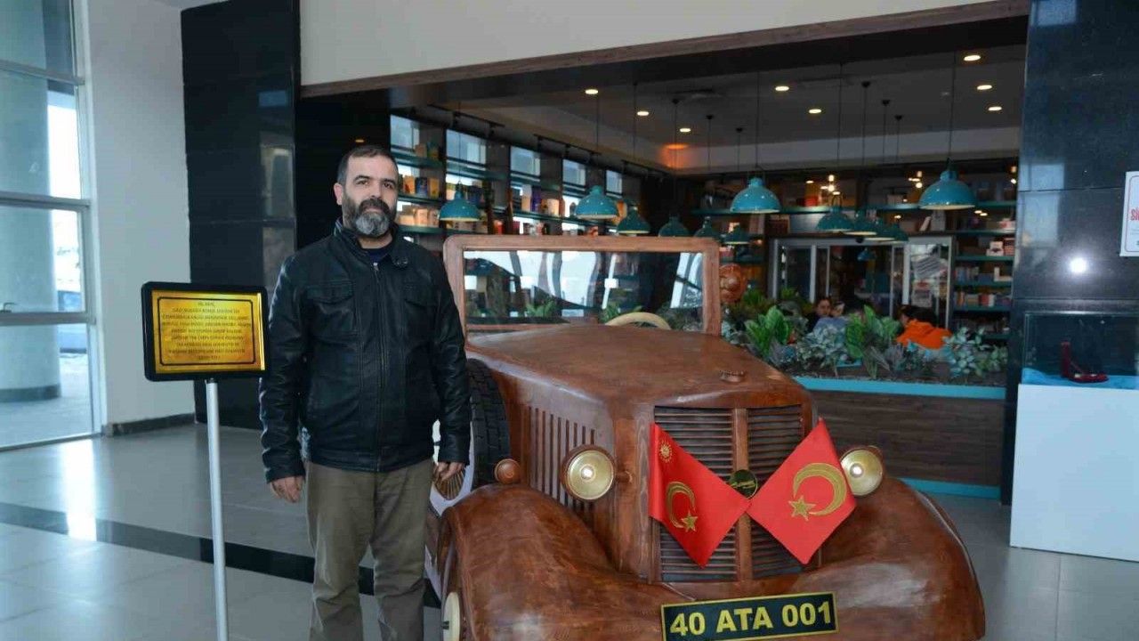Çocukluk hayalini gerçekleştirdi, Atatürk’ün bindiği otomobili ahşaptan yaptı