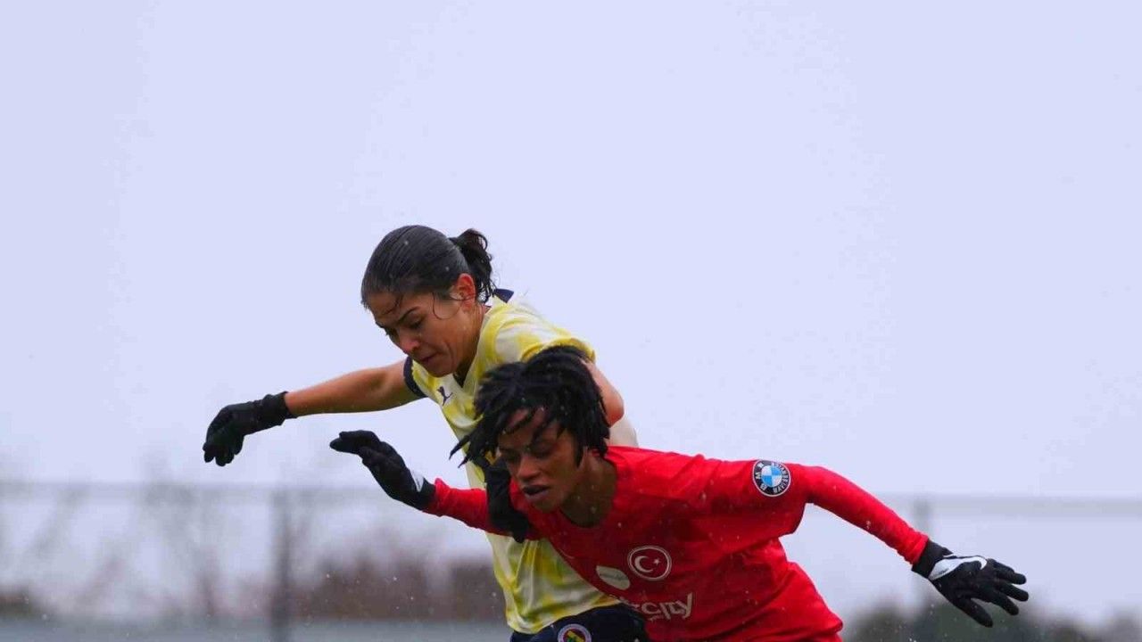 Turkcell Kadın Futbol Süper Ligi: Ataşehir Belediye Spor: 0 - Fenerbahçe: 6