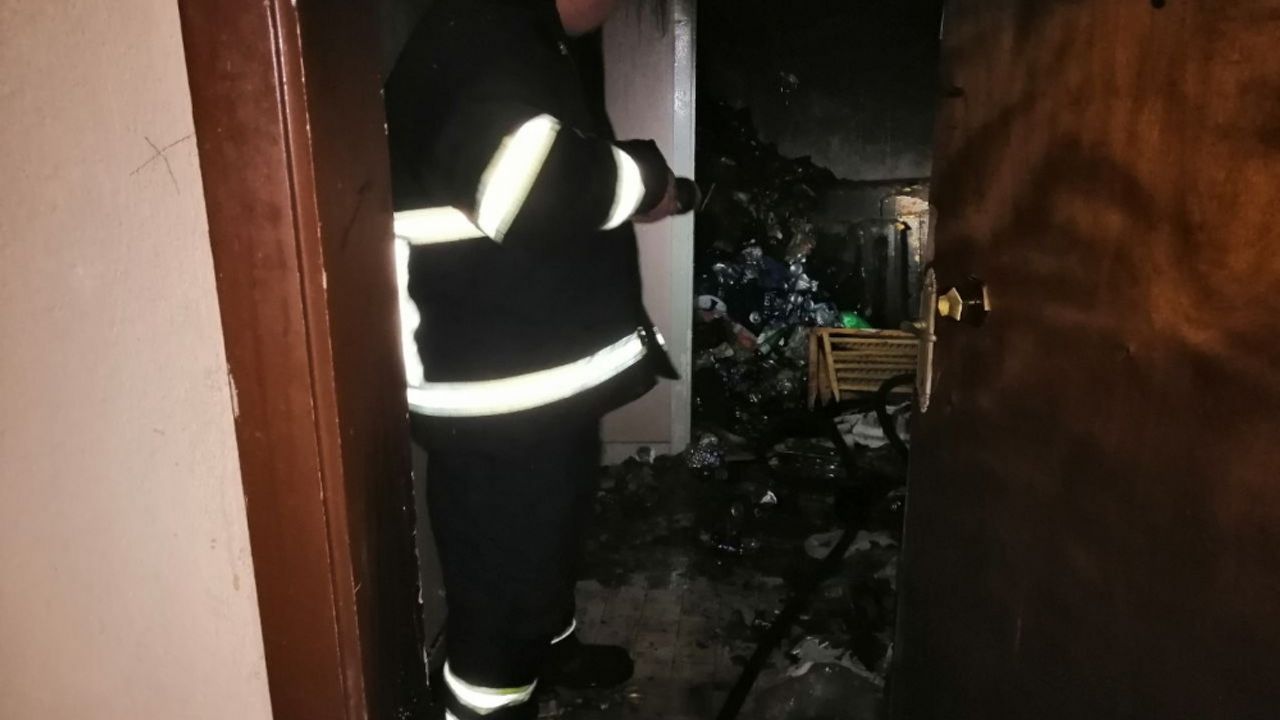 Karabük'te yangın çıkan çöp evde kalan kişi yaralandı