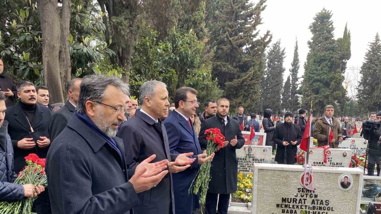 Çanakkale Şehitleri, Edirnekapı Şehitliği’nde törenle anıldı