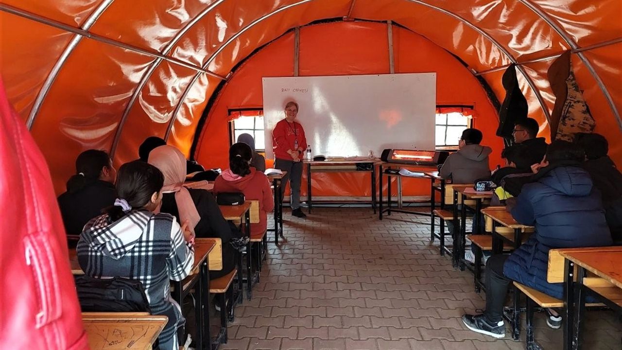 Erzincan’dan Malatya’ya giden gönüllü öğretmenler ders başı yaptı