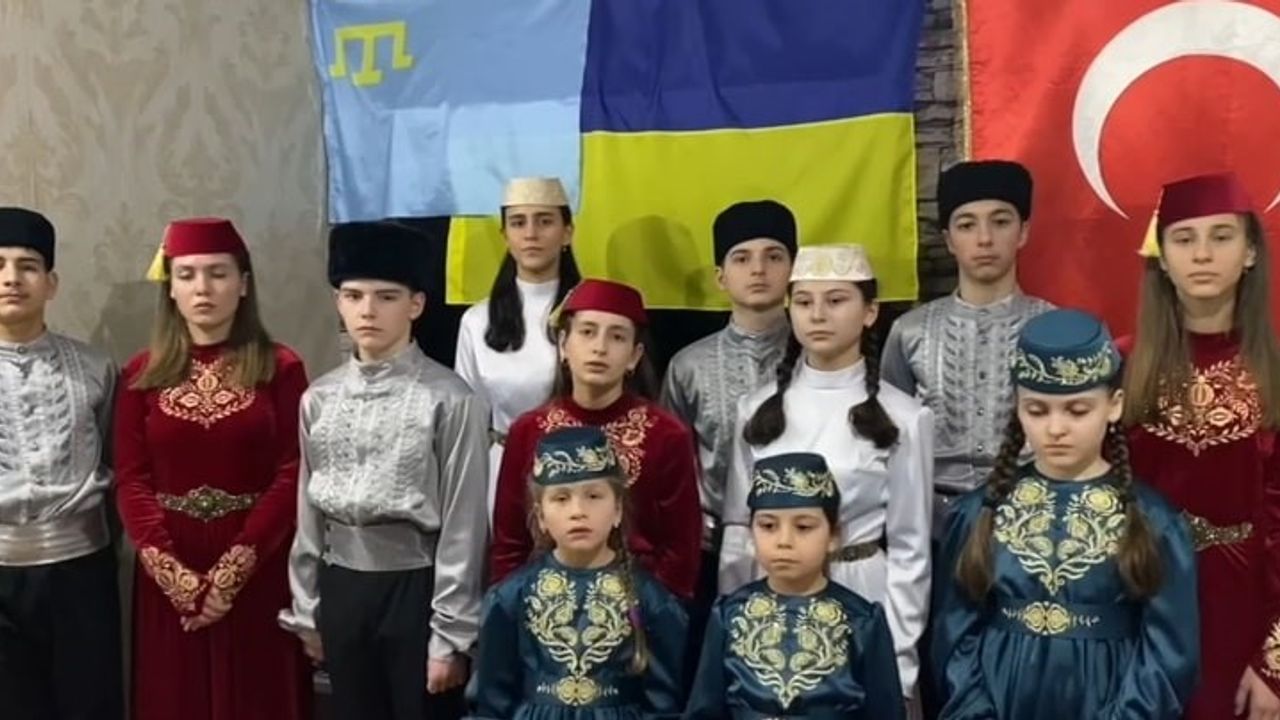 Kırım Tatar uyruklu çocuklardan Çanakkale türküsü