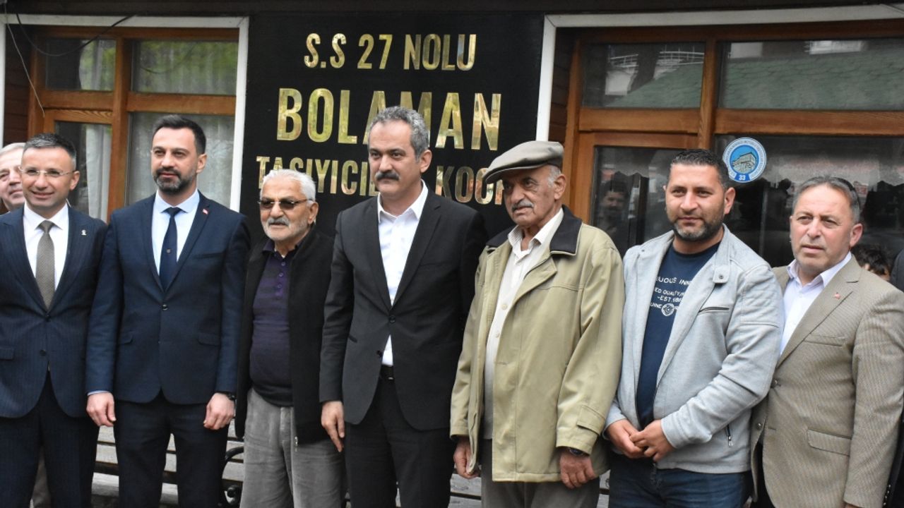 Milli Eğitim Bakanı Özer, Fatsa ilçesinde ziyaretlerde bulundu