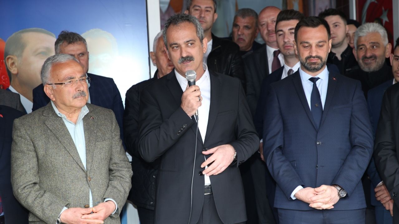 Milli Eğitim Bakanı Özer, Gülyalı SKM açılışında konuştu: