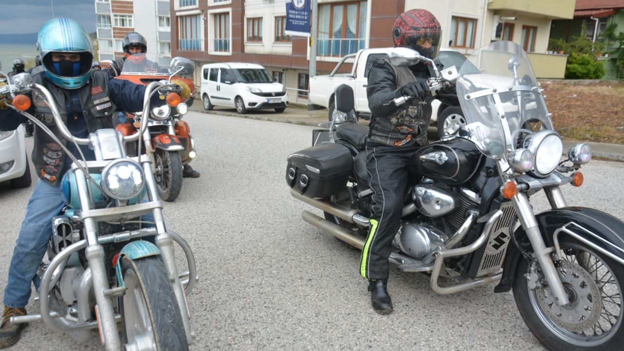 Motosiklet tutkunları Akçakoca'da buluştu