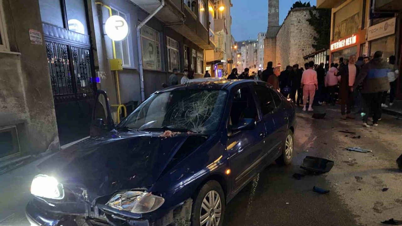 Sinop’ta alkollü sürücü motosiklete çarptı: 1 ağır yaralı