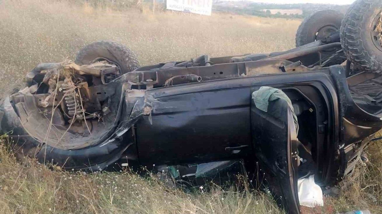 Keşan’da takla atan kamyonetin sürücüsü yaralandı