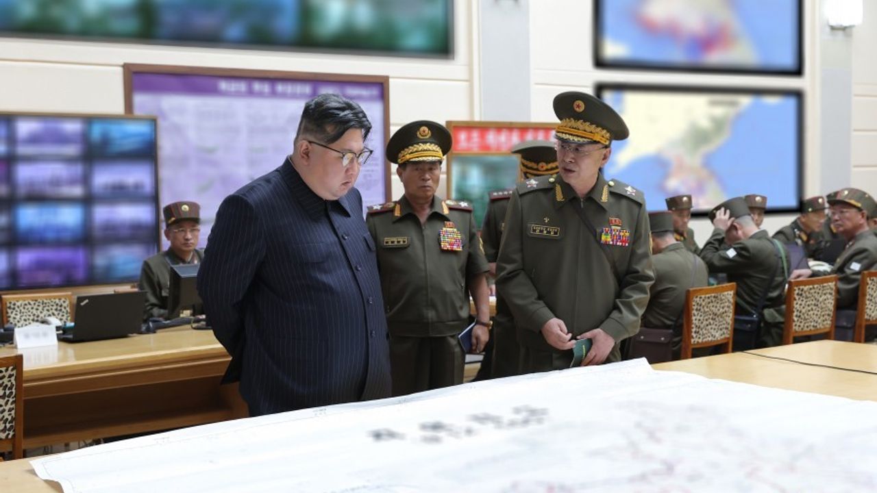 Kuzey Kore’den “Güney’i işgal” senaryolu taktik nükleer saldırı tatbikatı