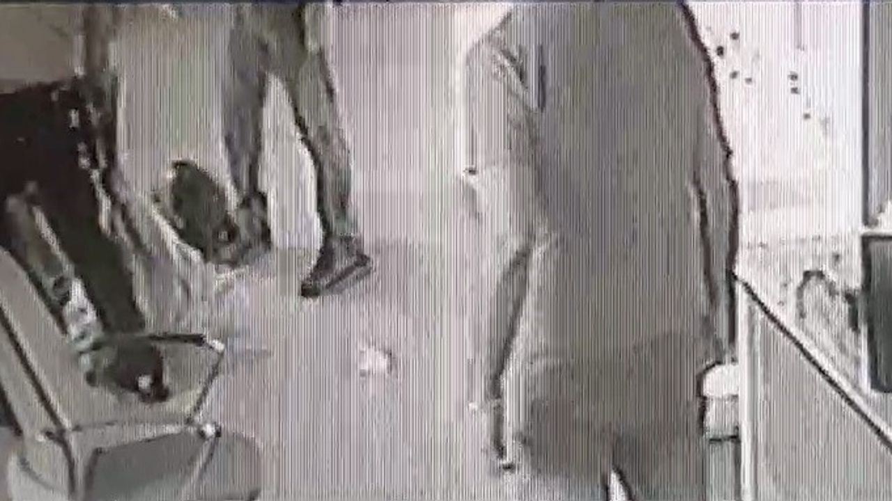Alanya’da polisten kaçan şüpheliler aracın lastiğine ateş edilerek durdurulabildi