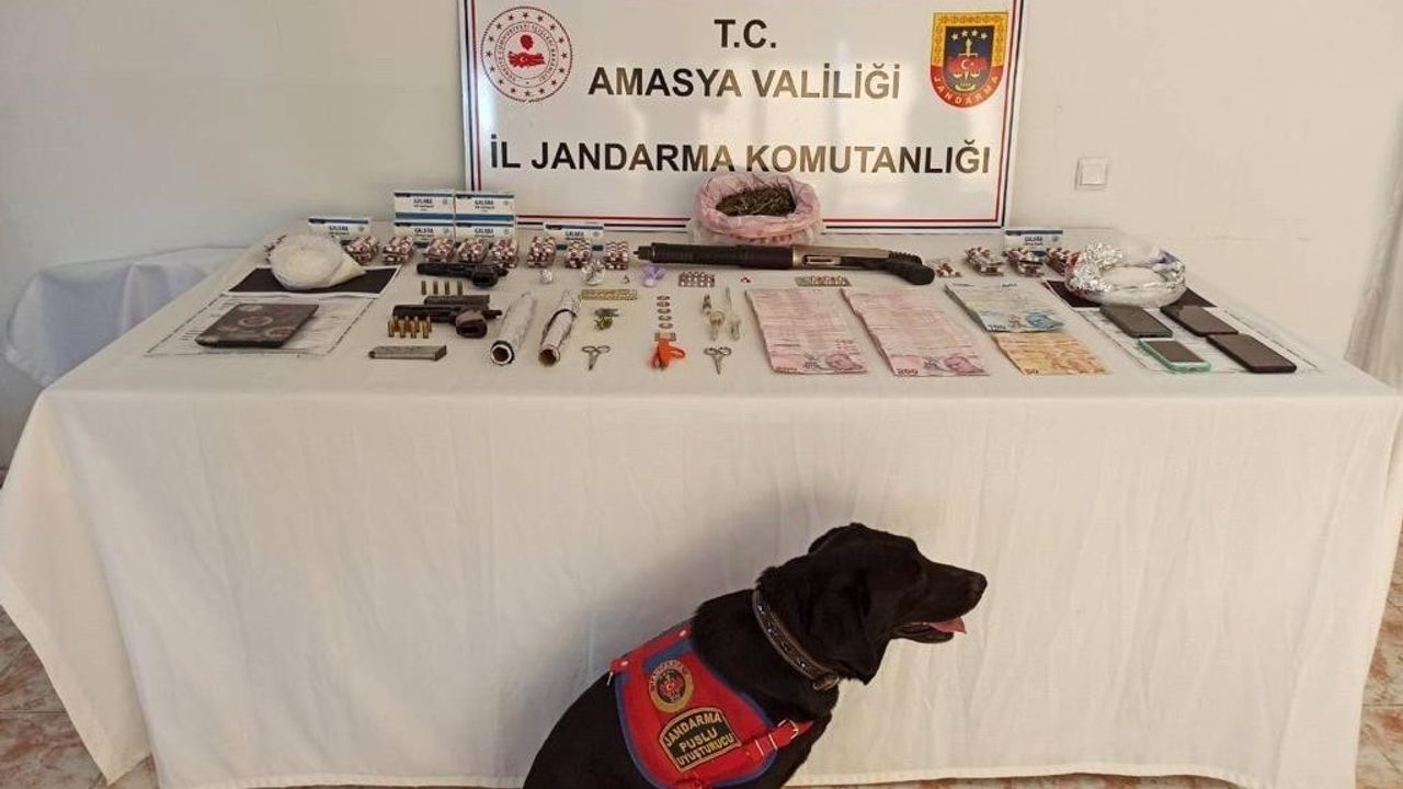 Amasya’da jandarmadan uyuşturucu operasyonu: 4 gözaltı