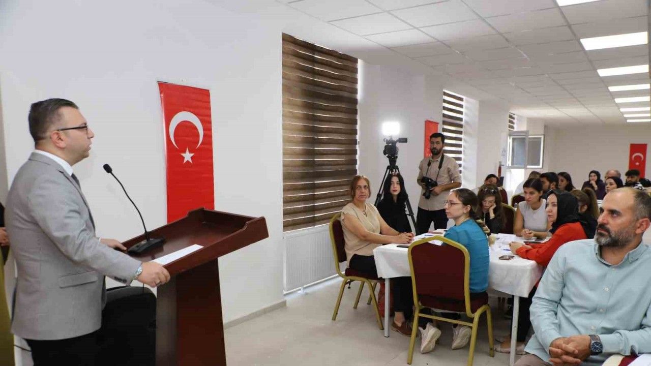 Hakkari’de "Aile Çalıştayı" düzenlendi