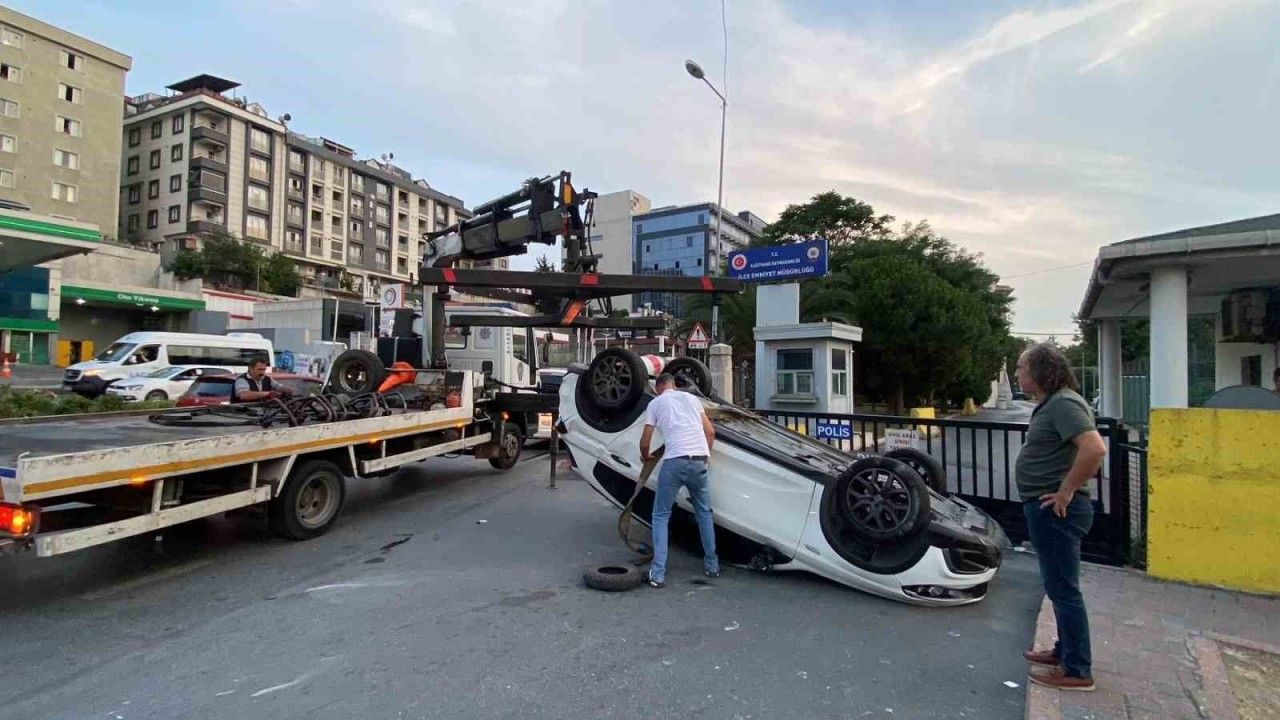 Kağıthane'de takla atan otomobil, Emniyet Müdürlüğü'nün önüne uçtu - Vitrin  Haber - Sinop Haberleri