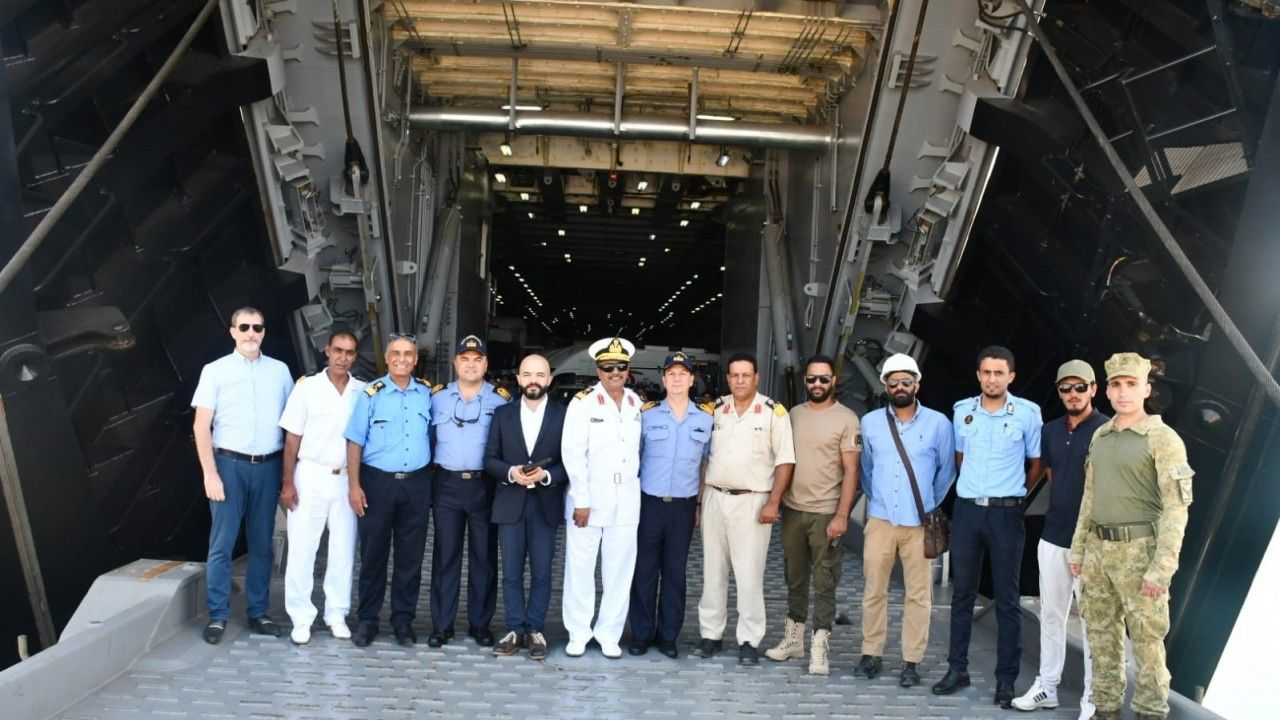 MSB: "TGC Sancaktar ve TGC Bayraktar gemilerimizin ulaştırdığı yardım malzemeleri Libyalı yetkililere teslim edildi”