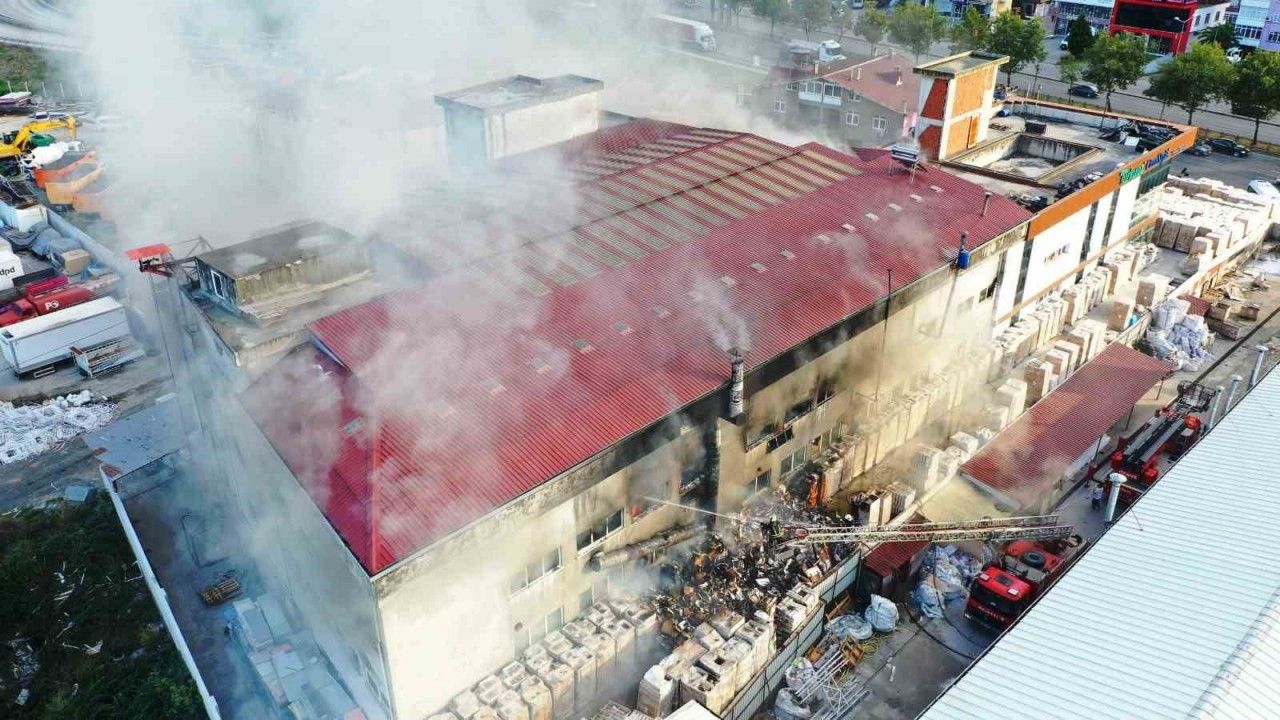 Samsun’da fabrika yangını kontrol altına alındı