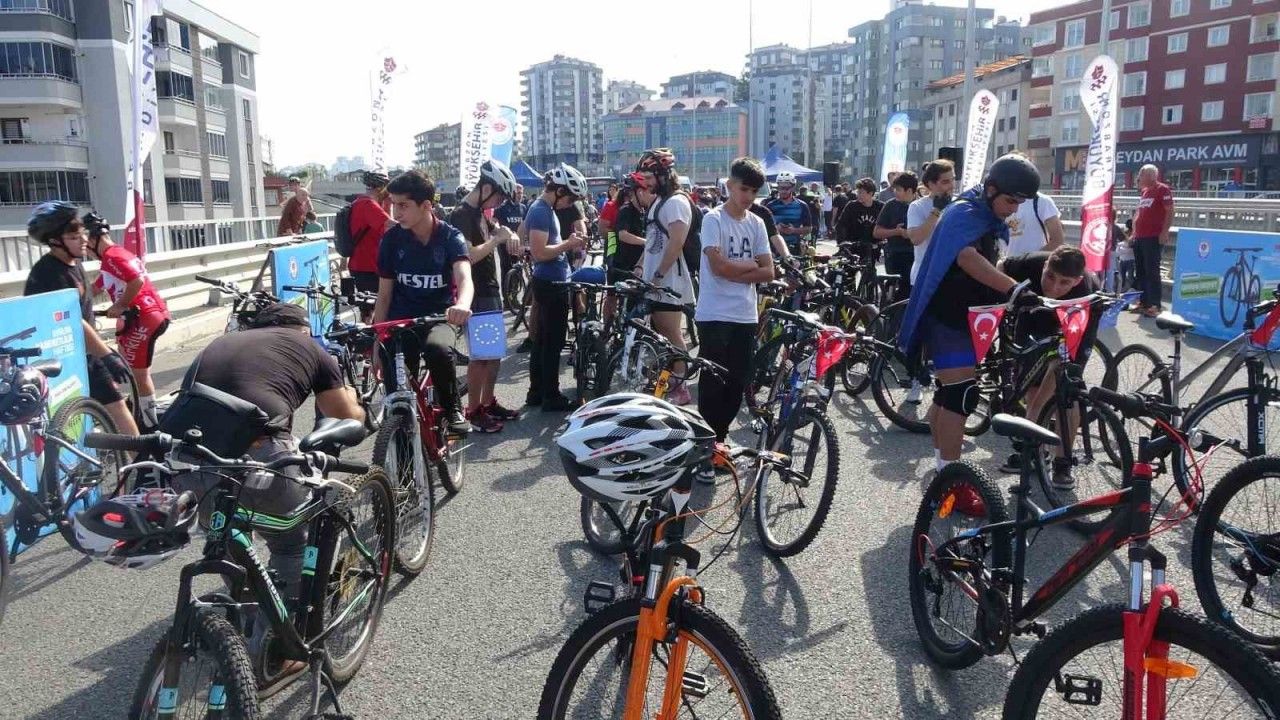 Trabzon’da ’Avrupa Hareketlilik Haftası’ kapsamında bisiklet turu düzenlendi