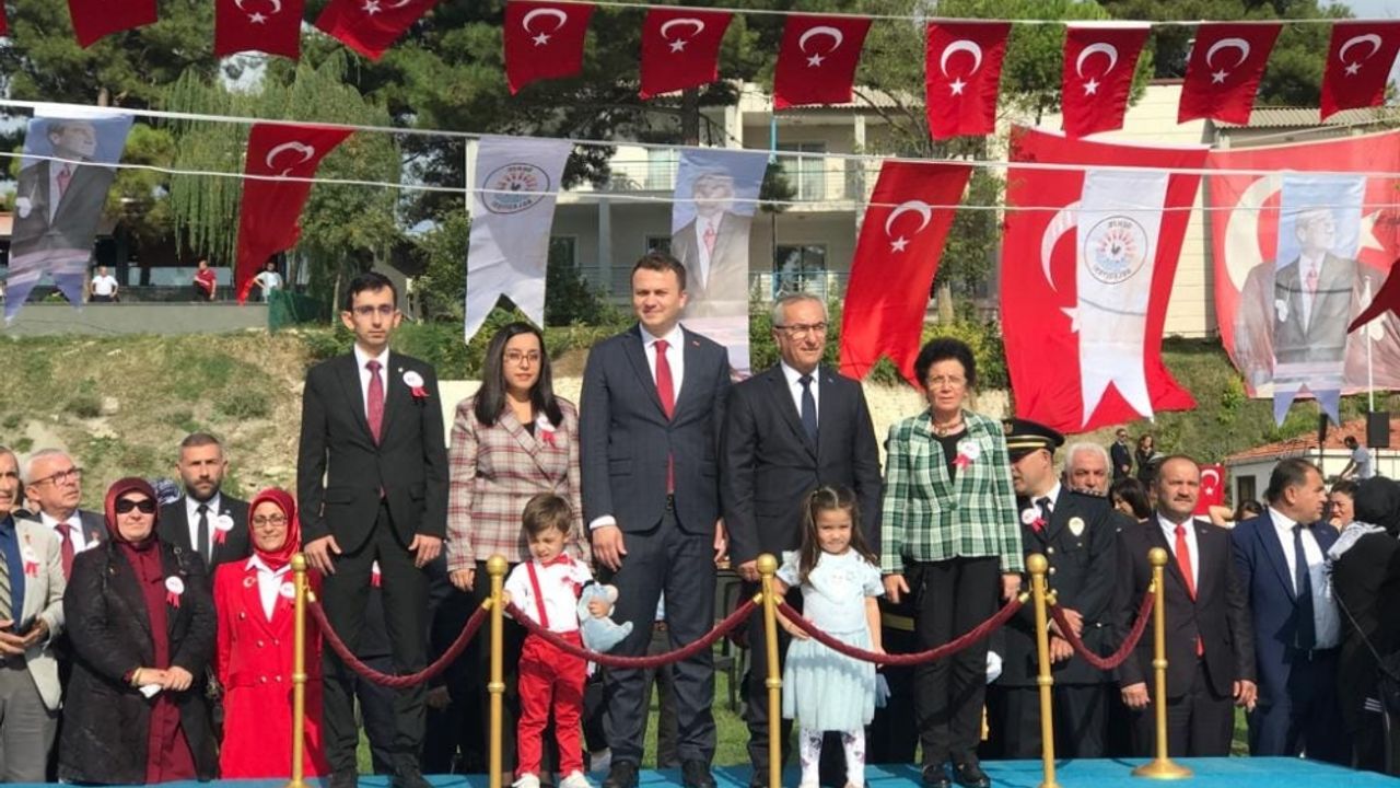 Sinop'un ilçelerinde Cumhuriyet'in 100. yılı törenlerle kutlandı