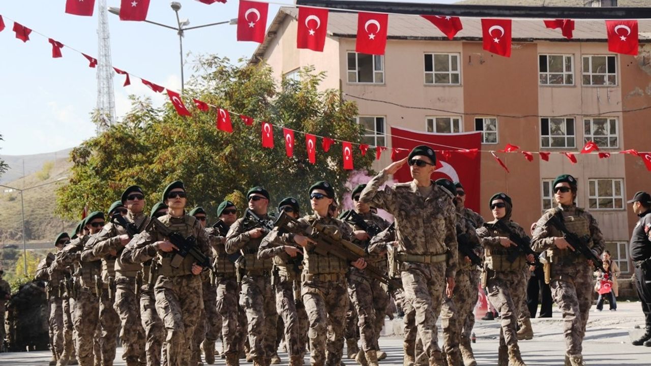 Bitlis’te Cumhuriyet’in 100 yılı coşkuyla kutlandı