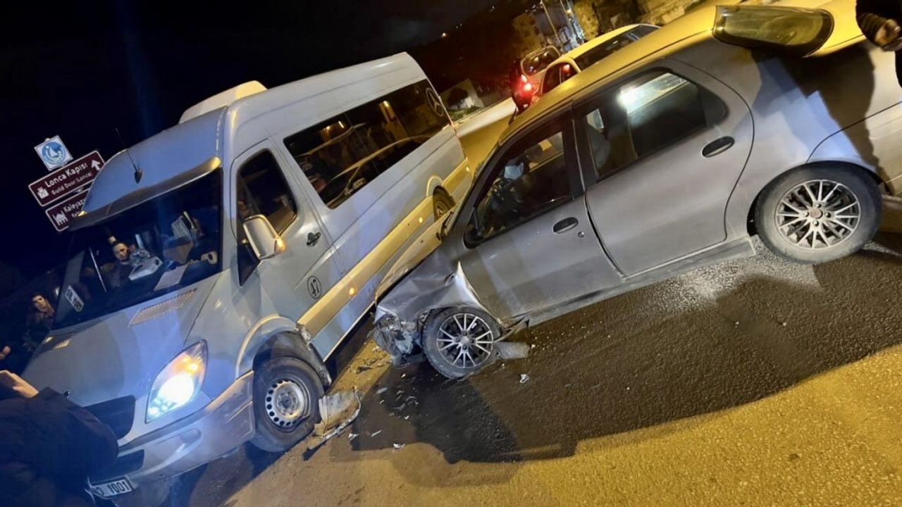 Sinop'ta iki ayrı trafik kazasında 6 kişi yaralandı