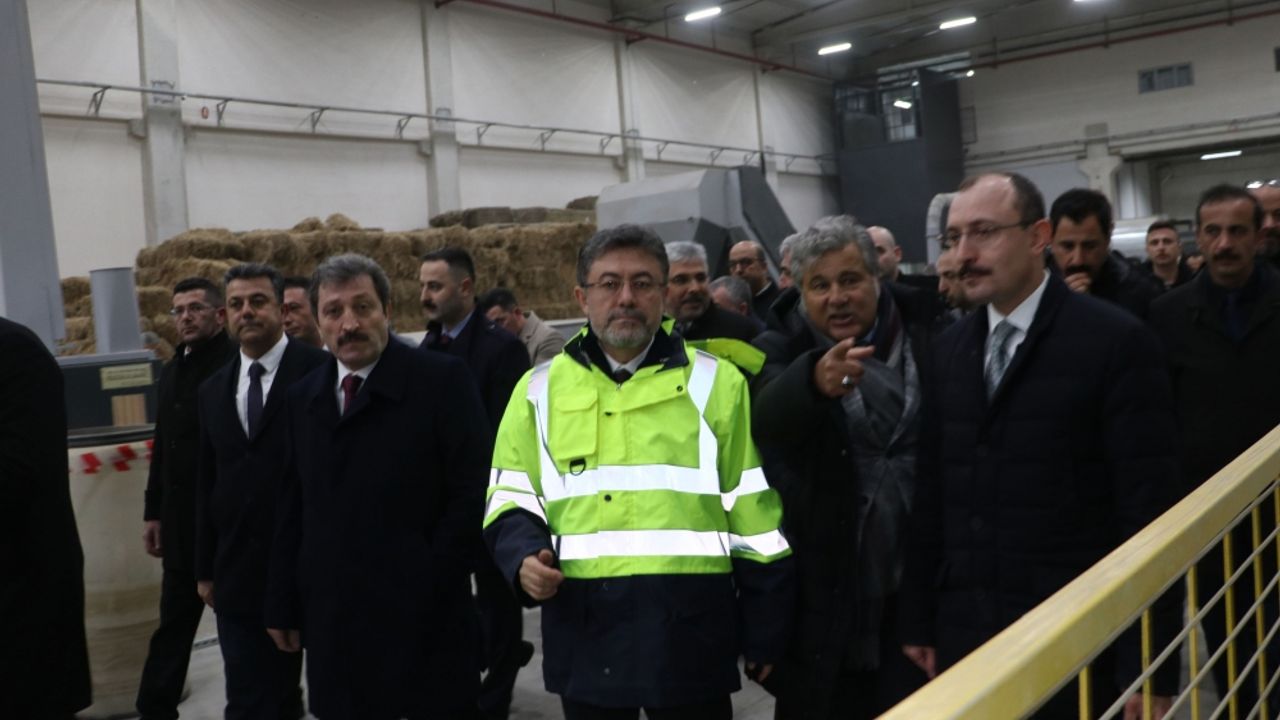 Tarım ve Orman Bakan Yumaklı, Samsun'da kenevir işleyecek fabrikada incelemede bulundu