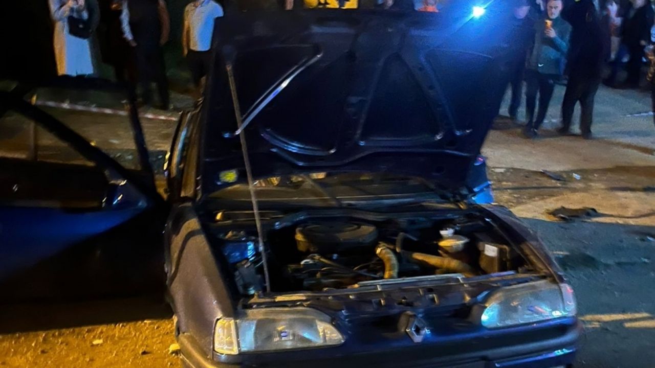 Trabzon'da iki otomobilin çarpıştığı kazada 6 kişi yaralandı