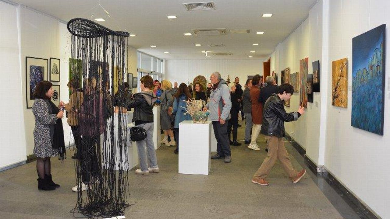 Antalya sanatçılarından deprem farkındalığı sergisi