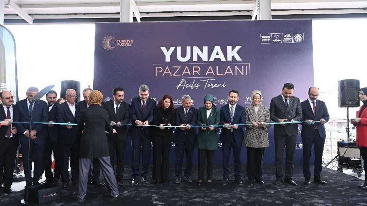 Bakan Göktaş Yunak’ta  kapalı pazar yeri açılışını gerçekleştirdi