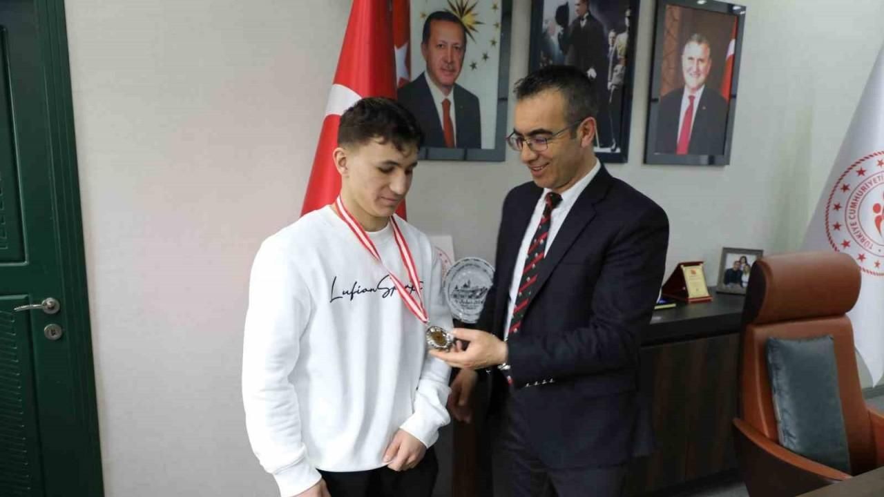 Ağrılı boksör Mir Boran Yıldırım Türkiye ikincisi oldu