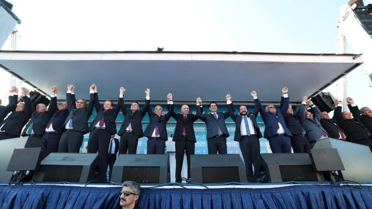 AK Parti İl Başkanı Güngör; “Adaylarımız millete hizmetkâr olmak için kentin altını üstüne getiriyor”