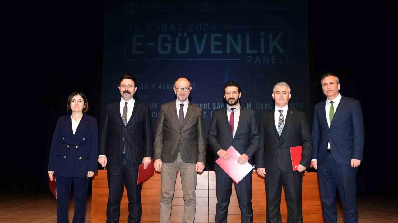 Anadolu Üniversitesinde ’E-güvenlik Paneli’ gerçekleştirildi