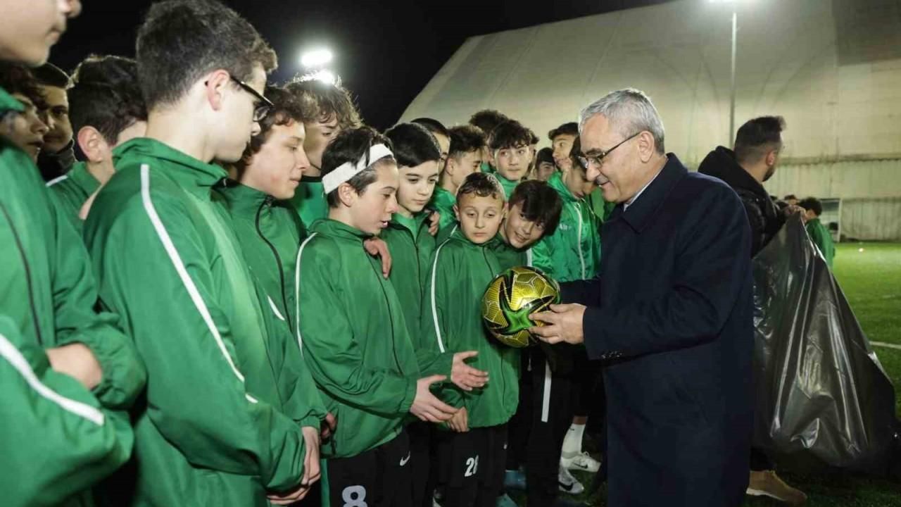 Başkan Işık, Kütahya Yeşilay Spor Kulübü’nü ziyaret etti