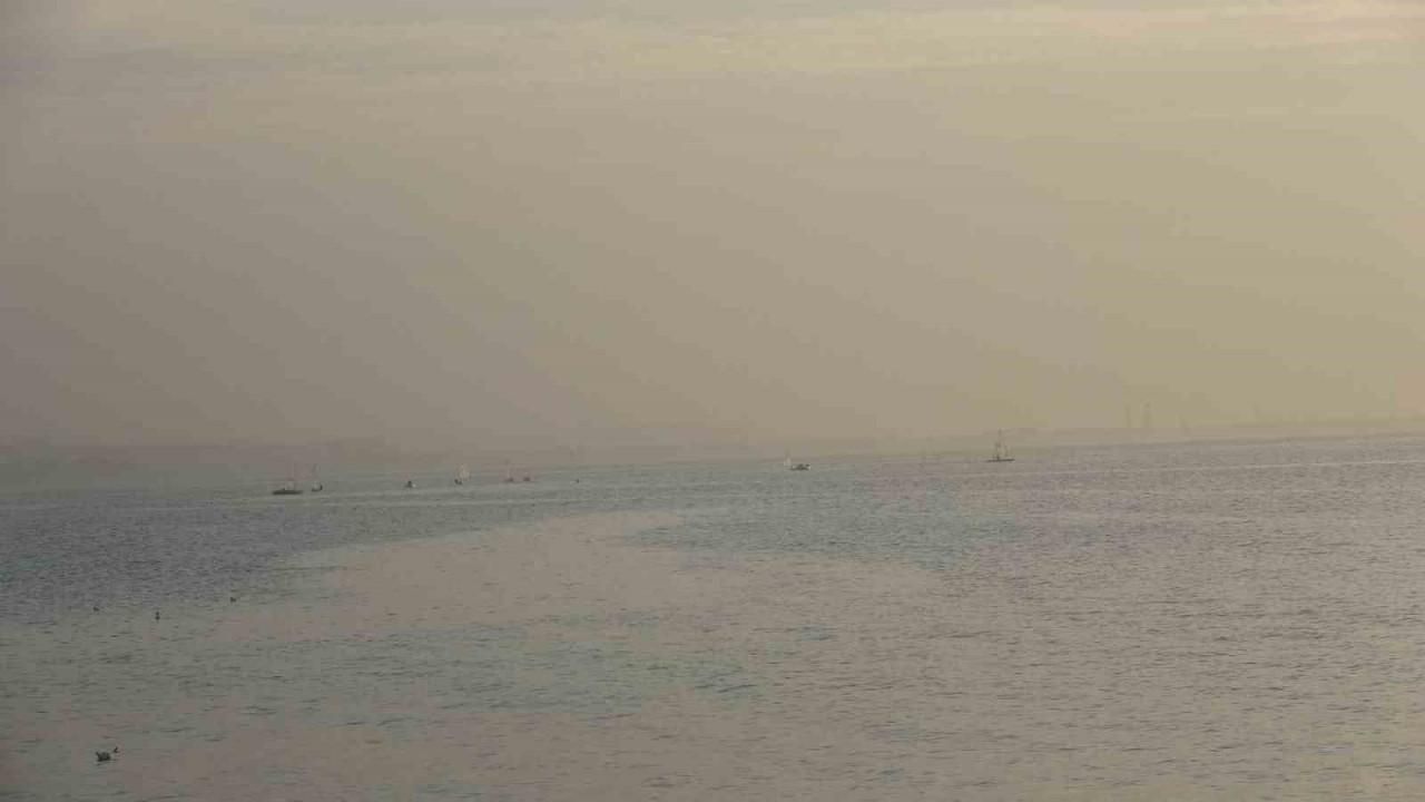 Çanakkale Boğazı sis nedeniyle transit gemi geçişlerine kapatıldı