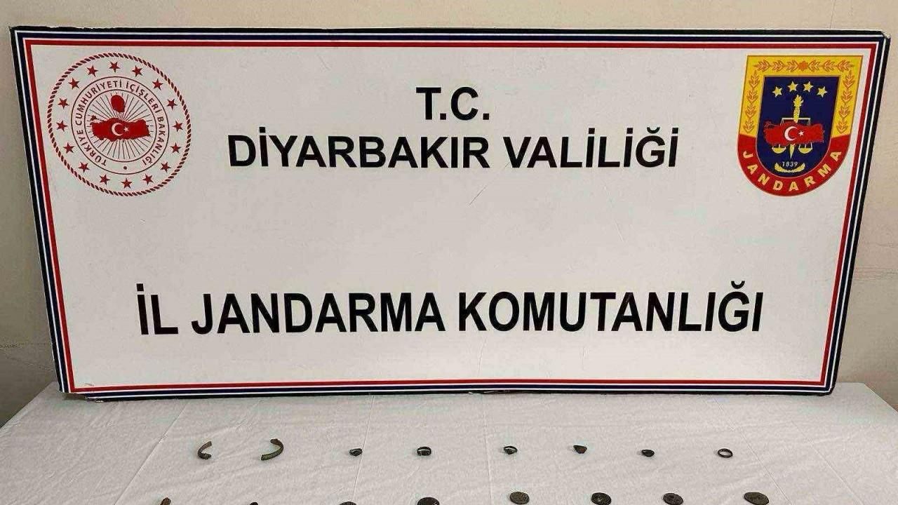 Diyarbakır’da 33 adet tarihi obje satmaya çalışan 3 şüpheli yakalandı