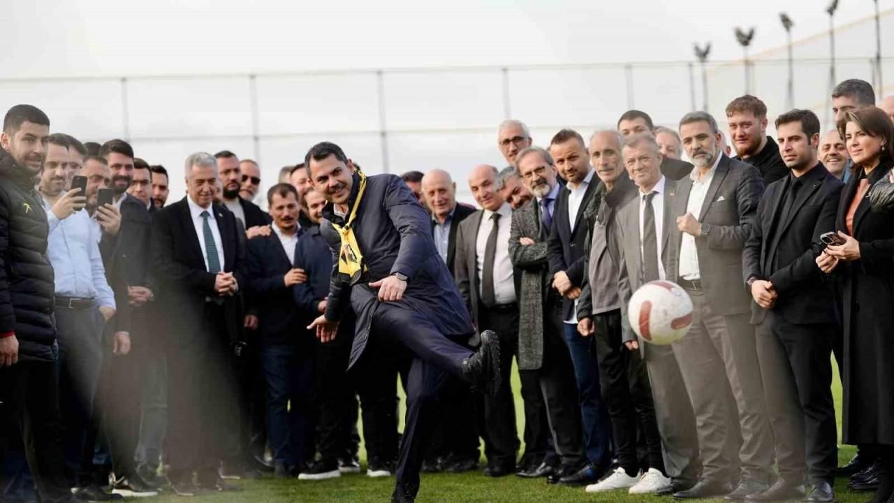 İstanbulspor Kulübü’nü ziyaret eden Murat Kurum: “İstanbul sporun baş şehri olacak”