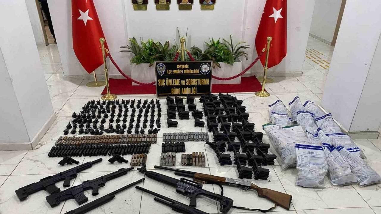 Konya’da yakalanan 14 aranan şahıstan 8’i tutuklandı
