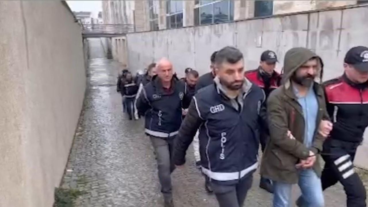 Umut tacirlerine darbe: 8 göçmen kaçakçısı tutuklandı