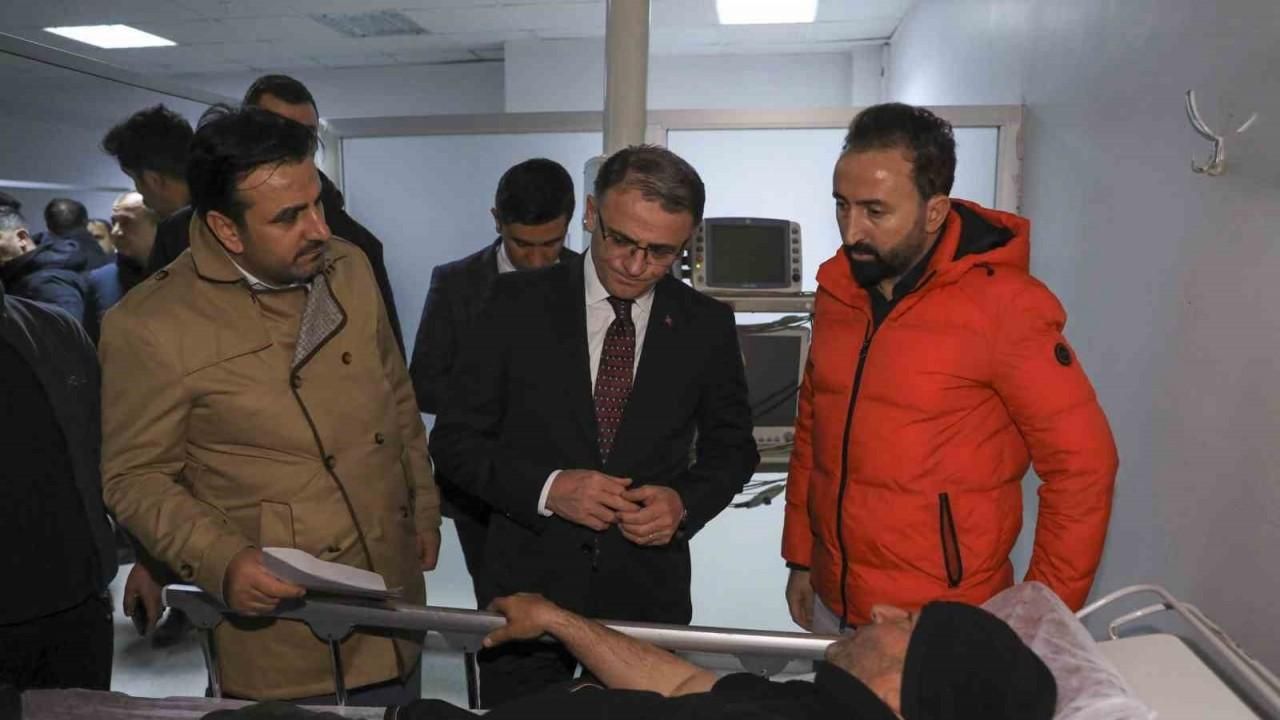 Vali Balcı, çığdan kurtulan yaralıları hastanede ziyaret etti