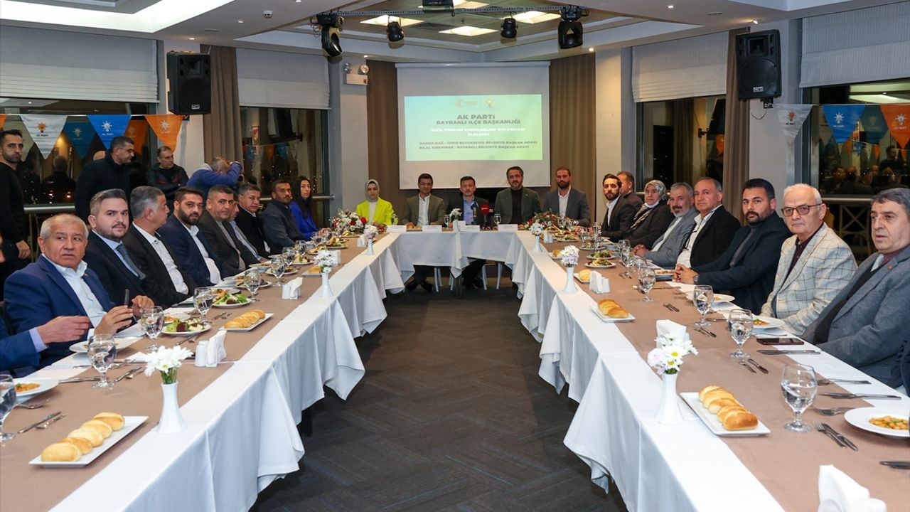 İZMİR - AK Parti Büyükşehir Belediye Başkan adayı Dağ, Bayraklı'da sivil toplum kuruluşu temsilcileriyle buluştu