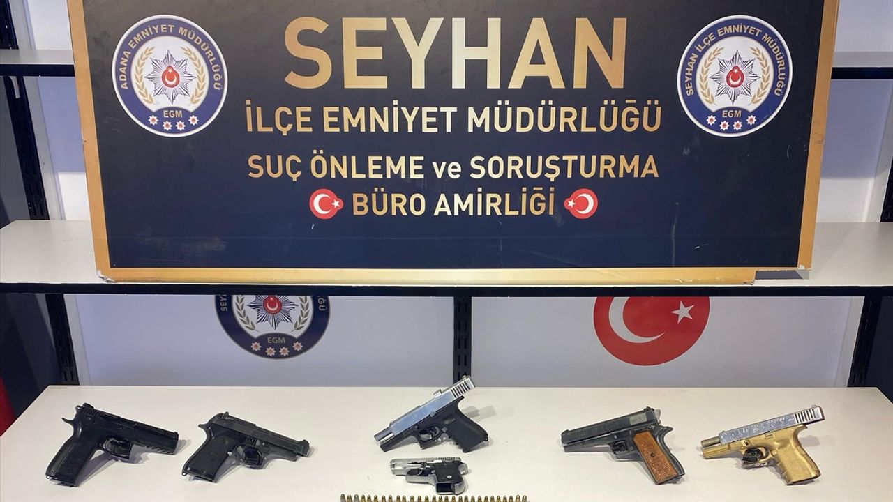 Adana'da ruhsatsız silah ve uyuşturucu ele geçirilen operasyonda 1 şüpheli yakalandı