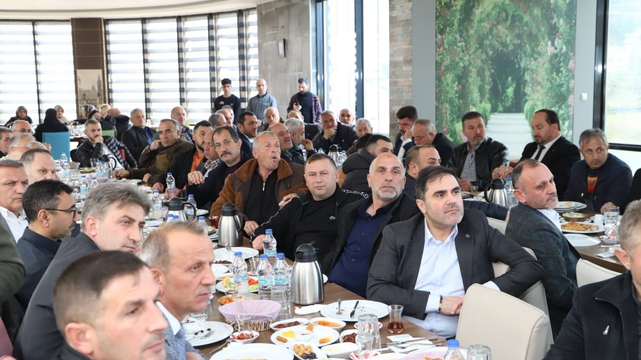 Cumhur İttifakı Samsun Büyükşehir Belediye Başkan adayı Doğan 19 Mayıs ilçesini ziyaret etti