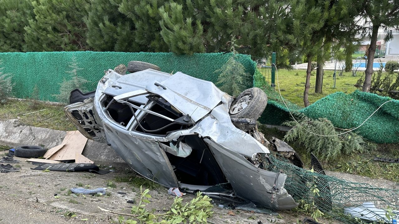 Sinop'ta takla atan otomobildeki 1 kişi öldü, 2 kişi yaralandı