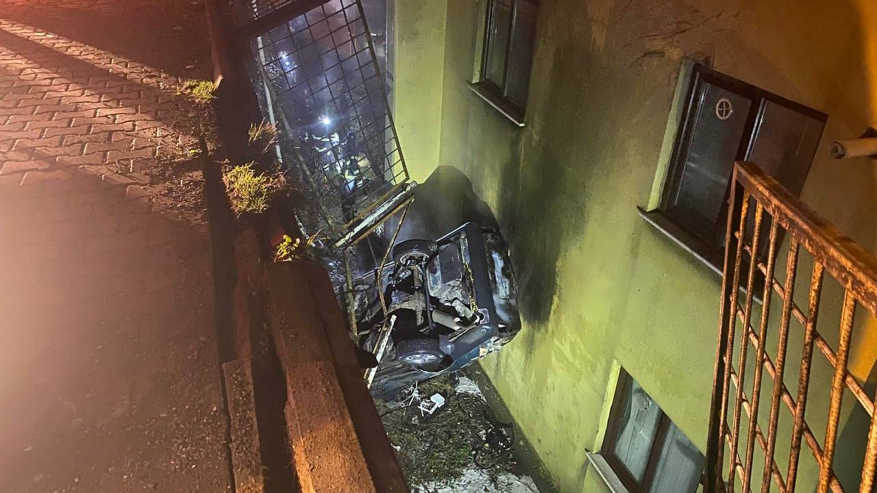 Zonguldak'ta kaza sonrasında yangın çıkan otomobilin sürücüsü yaralandı