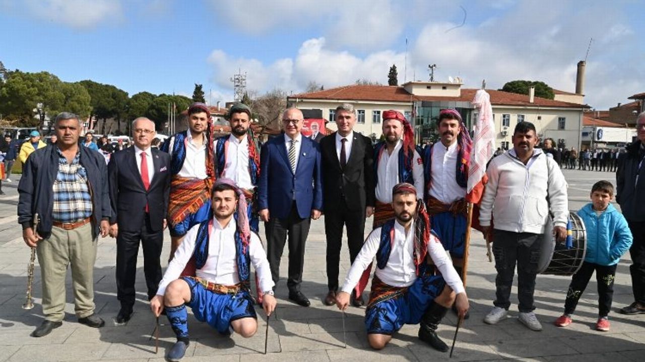 Başkan Ergün'e Kula'da sevgi seli