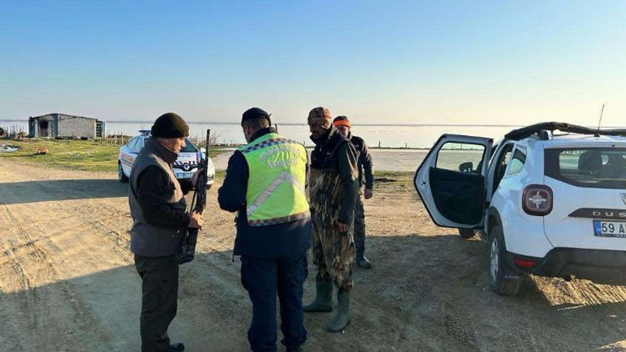 Gala Gölü’nde kaçak avcılıkla mücadele