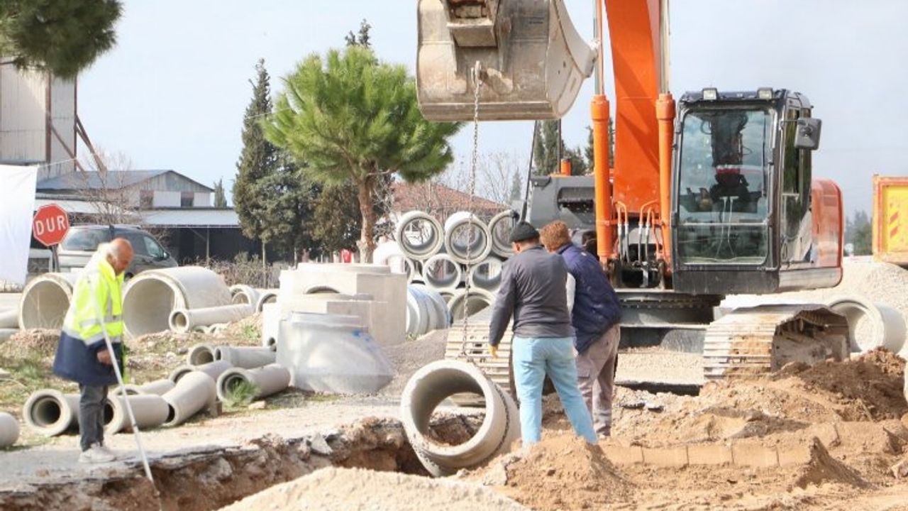 Manisa Akhisar'da sanayi bölgesinde alt yapı çalışması