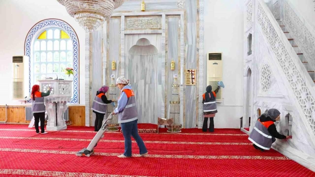 Altınordu’da camiler Ramazan ayına hazırlandı
